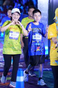 BIB: 3531, 4294
                            <button type="button" onclick="openModal(26235568)" class="btn btn-primary btn-sm float-right btn-popup" data-toggle="modal" data-target=".modal-high-quality">
                        <i class="fas fa-shopping-cart"></i> Add to Cart
                    </button>
                                            <button type="button" onclick="isThisMe(26235568, true)" class="btn btn-success btn-sm float-right btn-popup btn-isme hidden" data-toggle="tooltip" data-placement="bottom" title="นี่คือรูปของคุณใช่ไหม คลิกที่นี่เพื่อเอาเข้าอัลบั้ม">
                        <i class="fas fa-plus"></i> Add to album
                    </button>
                    <button type="button" onclick="isThisMe(26235568, false)" class="btn btn-warning btn-sm float-right btn-popup btn-isnotme hidden">
                        <i class="fas fa-ban"></i> Remove from album
                    </button>